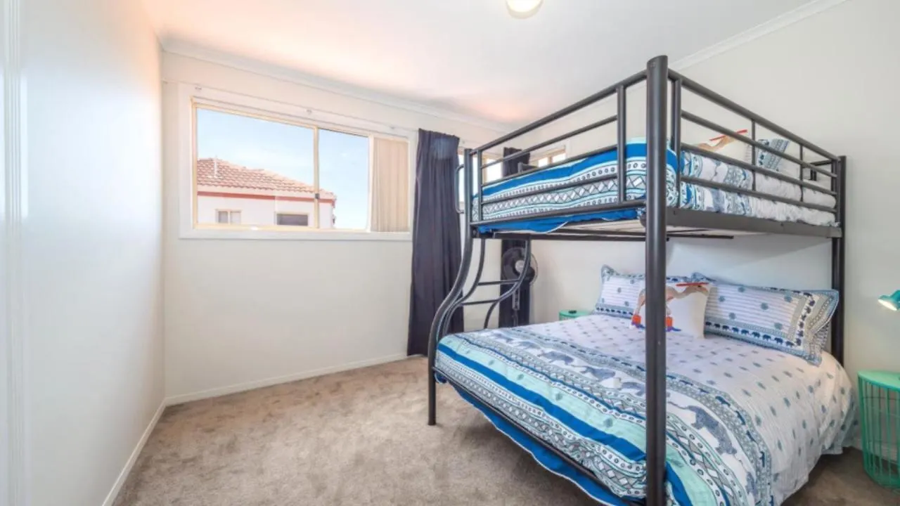 Air Conditioned Pet Friendly Canal Home Banksia Beach 0*,  Australia